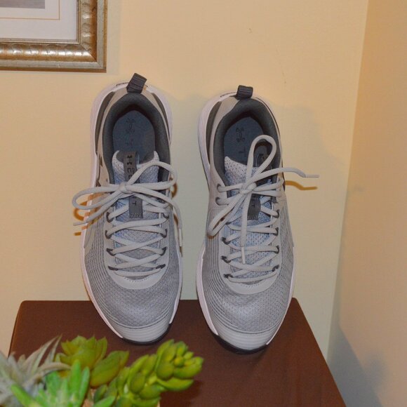 NWOT Under Armour 9 Gray Sneakers Charged Commit TR 3 - Picture 2 of 8